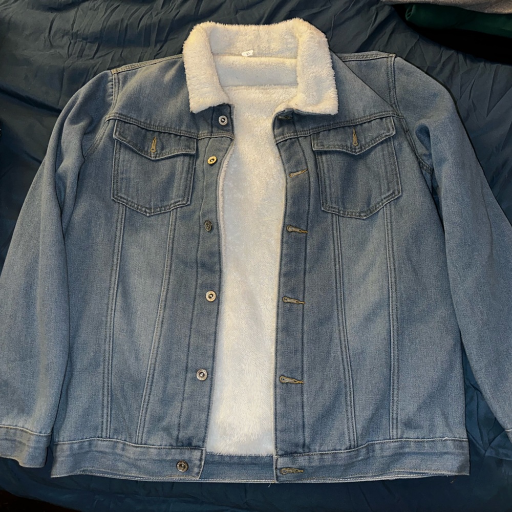 New w/o tags Men’s Denim Jacket